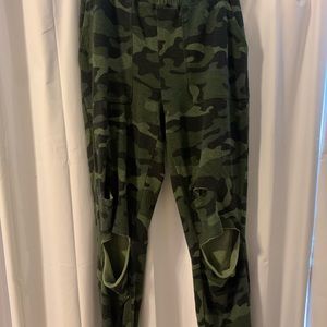 Camo distressed joggers